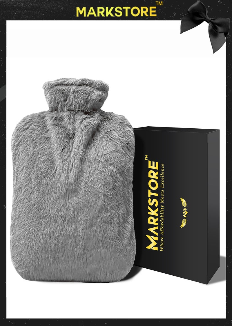 مارك ستور زجاجة ماء ساخن مع غطاء ناعم 2 لتر، كيس ماء ساخن مطاطي كلاسيكي للتشنجات والرقبة وتخفيف آلام الكتفين، حزمة باردة ساخنة للعلاج الساخن والبارد وتدفئة القدمين - Image 1